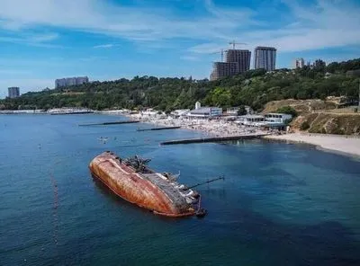 АМПУ начала поиски подрядчика для поднятия танкера Delfi