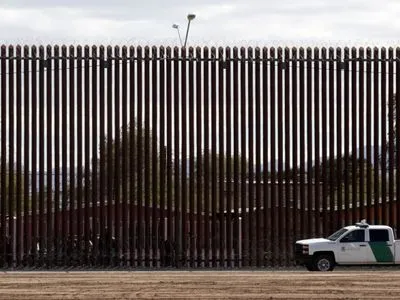 Верховний суд США відмовився зупинити будівництво стіни на кордоні з Мексикою