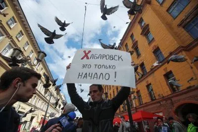 В России во время акций в поддержку арестованного губернатора состоялись задержания