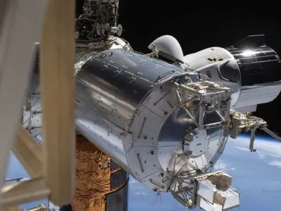 Капсула Crew Dragon с американскими астронавтами отстыковалась от МКС