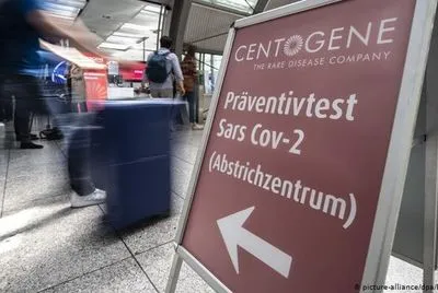 Коронавірус: у Німеччині почали безкоштовне тестувати мандрівників при поверненні в країну