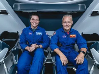 Астронавты Херли и Бенкен поблагодарили экипаж МКС и Илона Маска