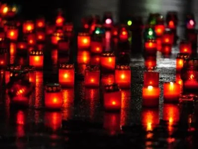 Во Львове зажгли лампадки в память о погибших в Ливане