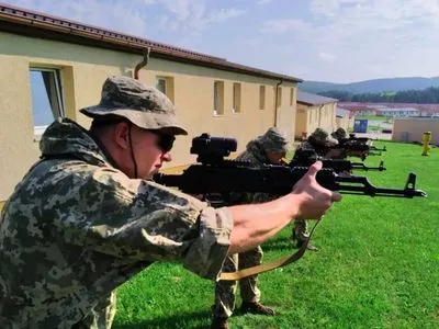 Українські десантники беруть участь у багатонаціональних навчаннях у ФРН