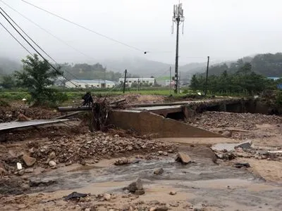 Через сильні зливи у Південній Кореї загинули 16 людей, ще 11 - зникли безвісти