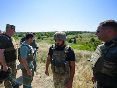 Зеленский о визите на Донбасс: это были два дня откровенных разговоров с бойцами на передовой