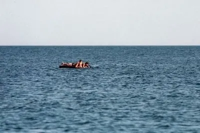 В Запорожской области спасли женщин, которых надувной матрас вынес в открытое море