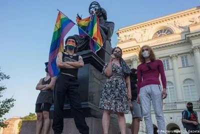 Полиция Варшавы задержала 48 человек во время ЛГБТ-акции