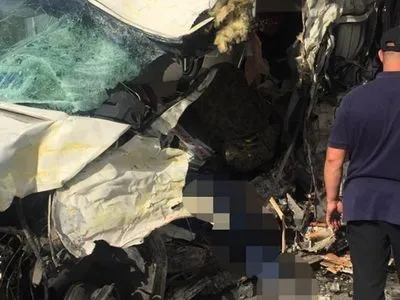 В Житомирской области грузовик "лоб в лоб" столкнулся с маршруткой, четыре человека погибли