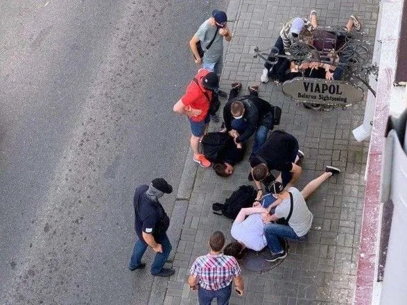 У Мінську затримали трьох журналістів російського телеканалу