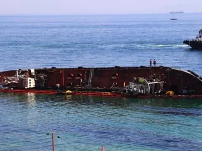 Сегодня планируют подписать соглашение о бесплатном подъеме танкера Delfi