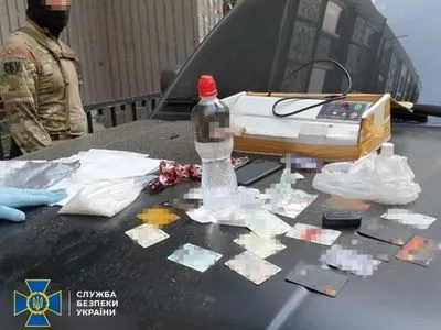 В Одессе нашли контрабанду экстази на 1,3 млн грн в посылках с косметикой