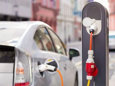 Мининфраструктуры хочет расширить сеть зарядных станций для электромобилей