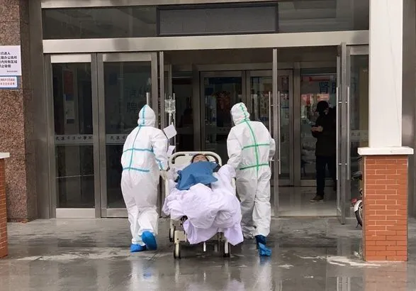 У НСЗУ придумали новий спосіб, як "вбити" інфекційні лікарні у розпал пандемії