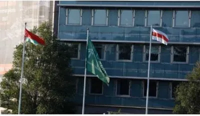 Посольство Білорусі в Швеції підняло біло-червоний прапор
