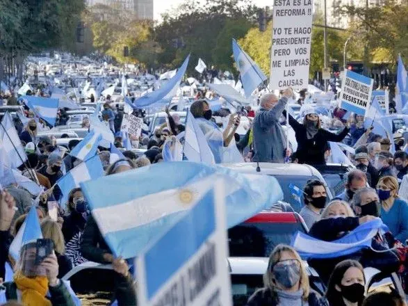 По всій Аргентині пройшли масові антиурядові протести
