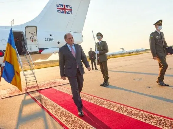В Киев прибыл британский министр обороны