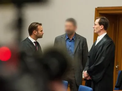 В Германии начался судебный процесс над ключевым обвиняемым по делу о сети педофилов из 30 тысяч человек