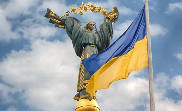 В КГГА показали на каком этапе находится установка наибольшего флага Украины