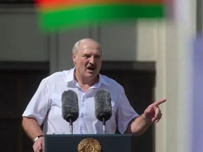 Лукашенко доручив МЗС попередити Зеленського про відповідальність за "розпалювання заворушень"