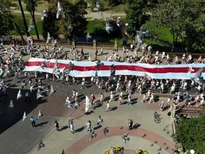 Білорусь: влада першого великого міста погодилась з вимогами протестувальників