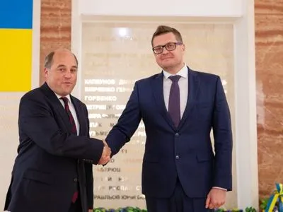 Баканов встретился с министром обороны Великобритании: о чем говорили