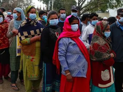 Третина жителів індійського міста Делі має антитіла до COVID-19 - дослідження
