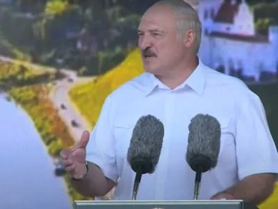 Лукашенко назвав ЗМІ частиною гібридної війни проти Білорусі