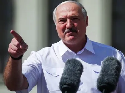 Лукашенко закликав з понеділка закрити всі страйкуючі підприємства