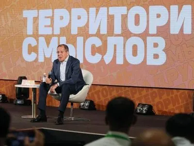 Лавров заявил о "рисках украинского сценария" в Беларуси