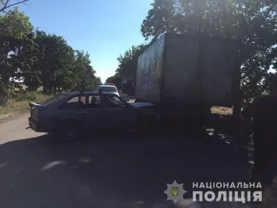 В Харьковской области легковушка столкнулась с грузовиком, среди травмированных - пятеро детей