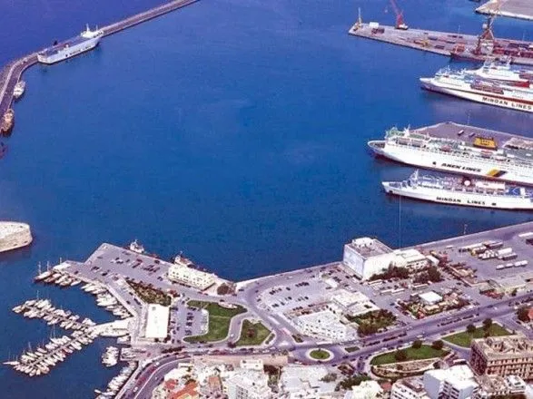 В порту Греции произошел взрыв на судне: пострадали четверо моряков