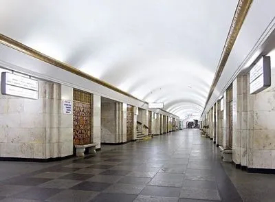 Станцию метро "Крещатик" открыли: взрывчатки не обнаружено