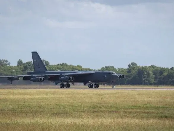 Из-за урагана в Луизиане эвакуируют бомбардировщики B-52 ВВС США с базы пребывания