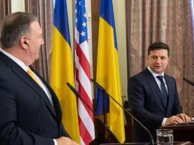 Зеленский - Помпео: не допущу вмешательства Украины в американские выборы