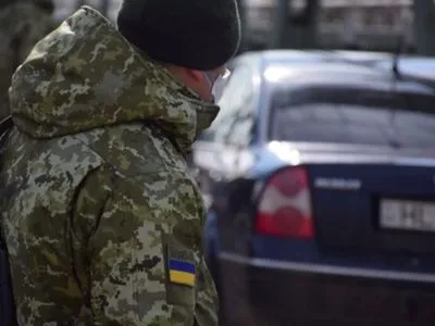 Уряд закриває кордон України для іноземців до кінця вересня - Шмигаль