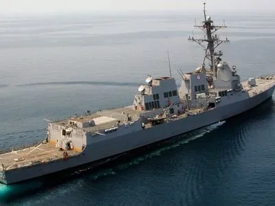 Китай заявил, что эсминец ВМС США зашел в его территориальные воды, когда там проходили учения