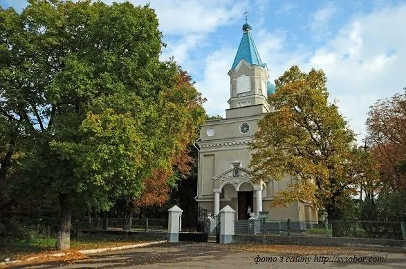 ВС не отдал в частные руки землю возле церкви-памятника в Каменце Подольском