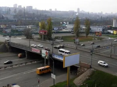 В Киеве начался ремонт путепровода на Воздухофлотском проспекте