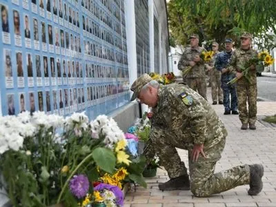 Командування об'єднаних сил ЗСУ вшанувало пам'ять загиблих захисників України