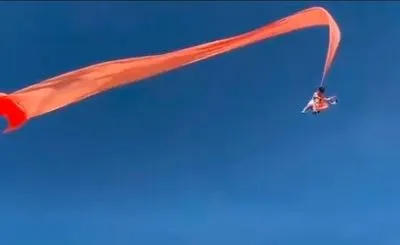 На Тайвані дівчинку віднесло в небо на повітряному змії