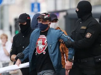 На протестах в Мінську затримали вже 125 осіб