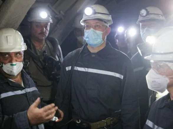 Шмыгаль спустился в шахту "Торецкая" в Донецкой области