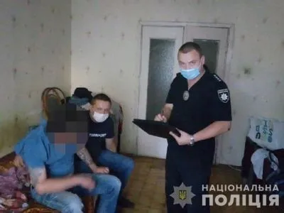 В Киеве будут судить мужчину, который силой отбирал деньги у матери на алкоголь