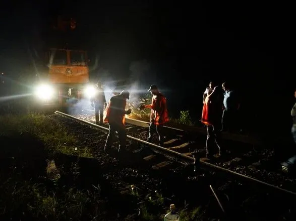 На Житомирщині, де під час руху поїзду з пальним стався вибух, ремонтують колії
