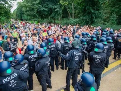 Суд заборонив німецьким противникам карантинних обмежень встановлювати табір у Берліні