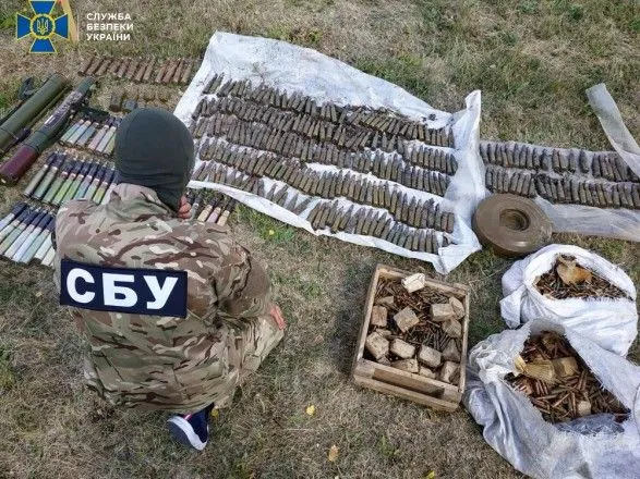 na-luganschini-sbu-viyavila-skhron-z-granatometami-ta-artileriyskimi-snaryadami