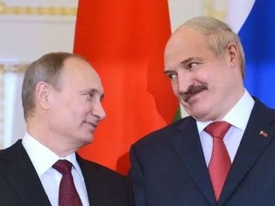 Лукашенко заявил, что хочет с Путиным сохранить "общее Отечество"