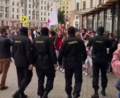 День знаний: в Минске на протест вышли студенты, начались задержания
