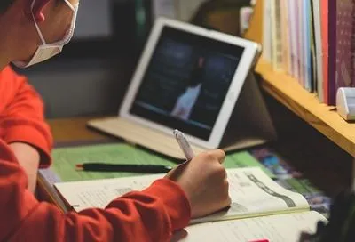 Шмыгаль: правительство готово предоставлять возможности для родителей, чтобы их дети учились онлайн